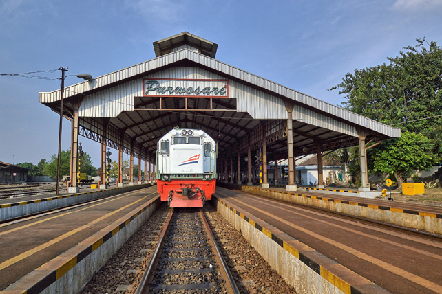 Naik Kereta 40.900 Pemudik Tiba di Jakarta