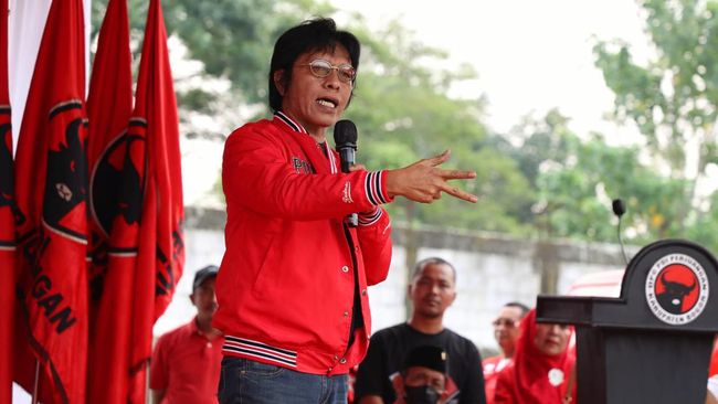 Adian Napitupulu Ungkap Konflik Jokowi dan PDIP Gara-gara Tolak Presiden 3 Periode